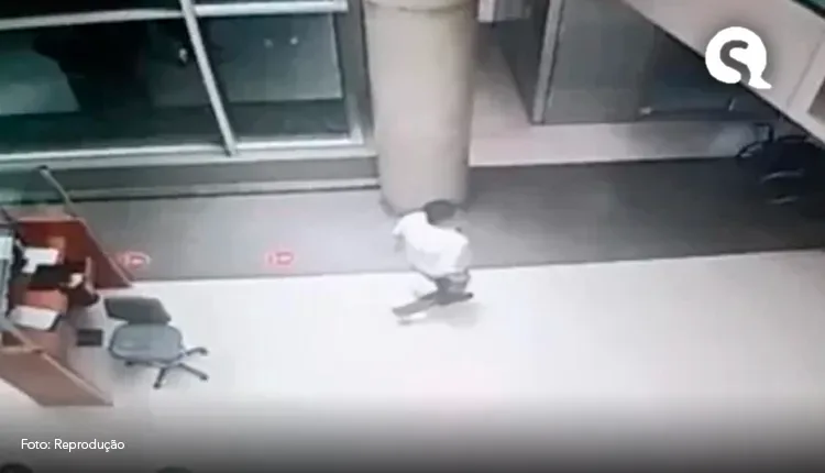 Fantasma? Vídeo mostra guarda de sanatório conversando com “espírito”