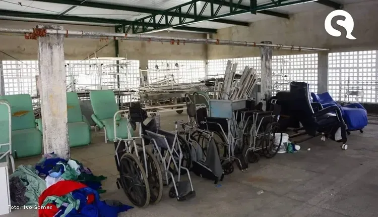 “Bispo católico bolsonarista de Sobral, deixou a Santa Casa abandonada”, diz Ivo Gomes ao expor fotos do hospital