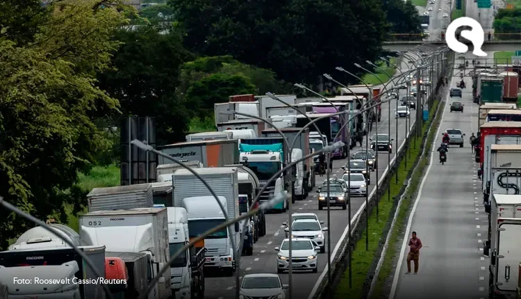 Governadores de RJ e SP mandam PM liberar rodovias federais