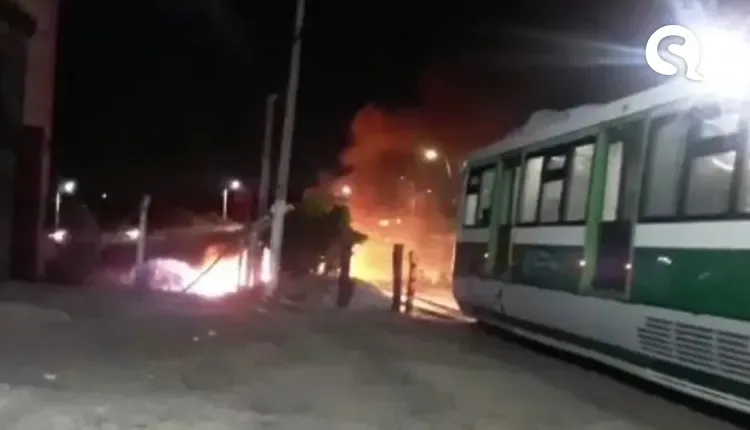 Incêndio atrapalha passagem de VLT e viagem é interrompida em Sobral