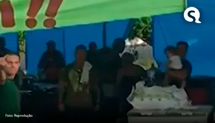 Estudantes são detidos após filmar PMs comendo em acampamento golpista de bolsonaristas em Cuiabá