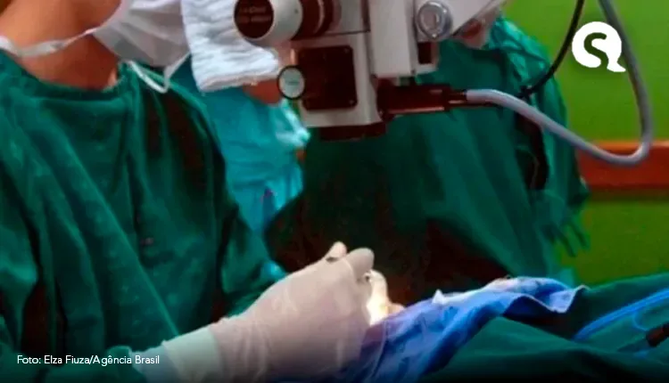 Médica esquece toalhas e gaze dentro de paciente após cesariana em MG