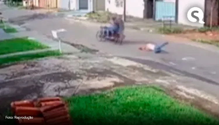 Mulher é arrastada no asfalto durante tentativa de assalto; veja vídeo