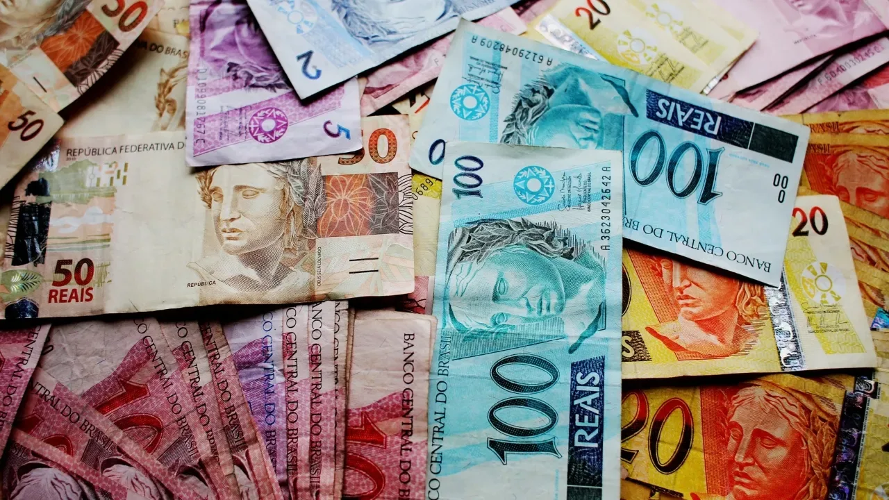 ‘Dinheiro esquecido’: mais de meio milhão de pessoas têm acima de R$ 1 mil para receber