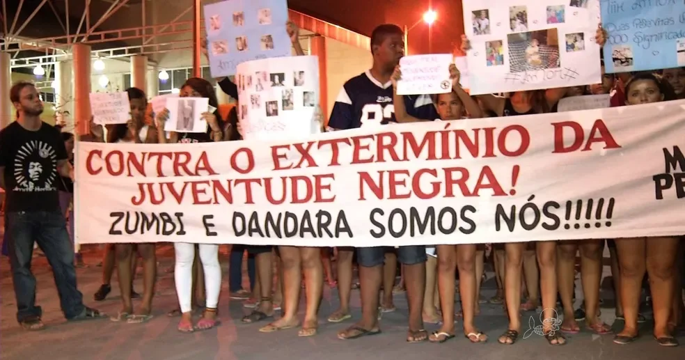 Justiça marca julgamento de policiais suspeitos de atuar em chacina com 11 mortes em Fortaleza