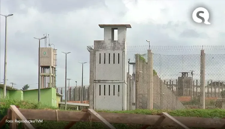 25 detentos tentam fugir de presídio, mas são contidos por policiais penais, na Grande Fortaleza