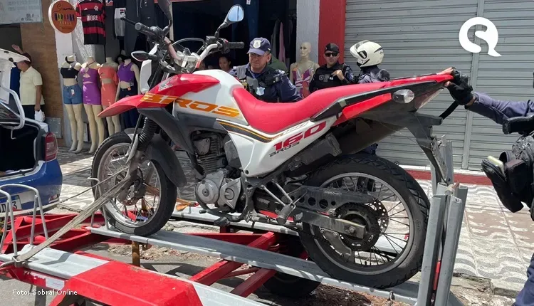 Motocicleta é apreendida em Sobral com mais de 600 multas que somam quase R$ 130 mil