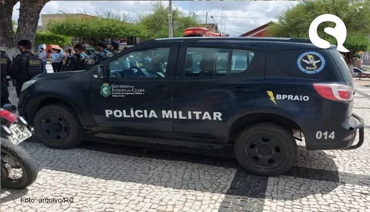 Policiais do Raio apreendem plantação de maconha em residência no Município de Ubajara