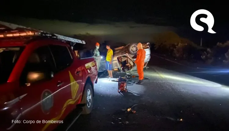 Avó e neta morrem em capotamento de carro enquanto percorria estrada em Aracati