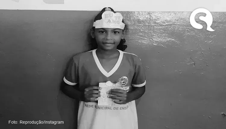 Criança de 7 anos morre após levar choque ao usar celular carregando na tomada