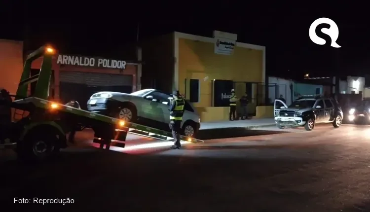 Carro com quase três décadas de multas e R$ 234 mil em débito é apreendido no Crato
