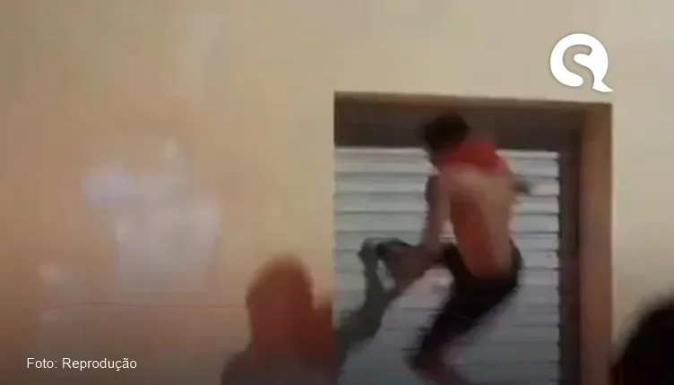 Lascou-se: jovens vandalizam casas mas caem de moto na hora da fuga no Ceará