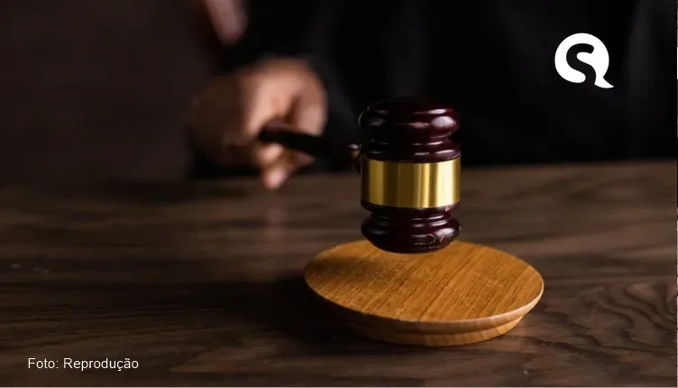 Mãe vence processo para expulsar os filhos de 40 e 42 anos que não a ajudavam em casa