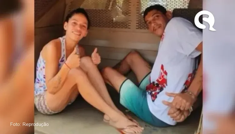 Casal sorri e faz joinha para foto enquanto é preso com 30 quilos de droga no Ceará
