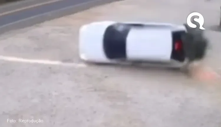 Motorista capota carro cinco vezes em Guaraciaba do Norte e sobrevive com ferimentos leves