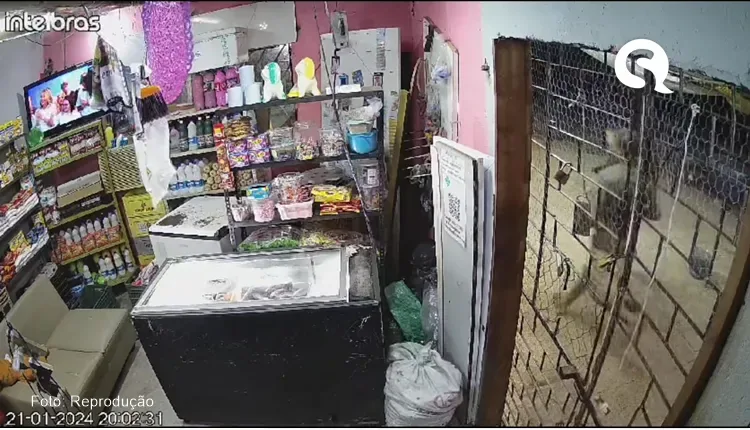 Câmera de segurança registra intenso tiroteio no Residencial Nova Caiçara, em Sobral
