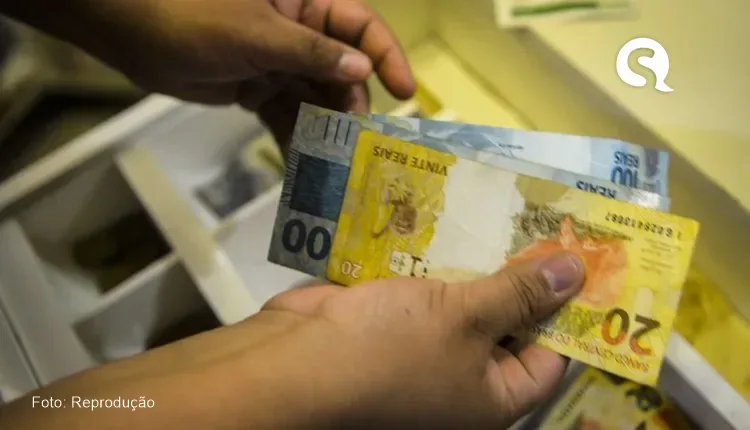 Salário mínimo com valor reajustado passa a ser pago a partir desta semana; Valor de R$ 1.412