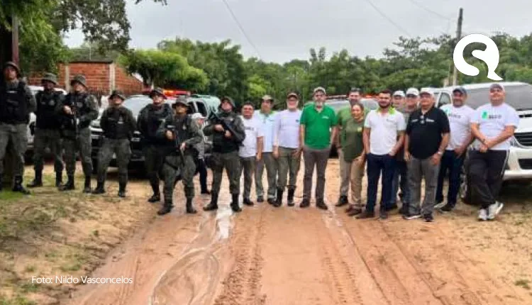 Operação derruba cercas e placas de venda irregular na praia de Tatajuba em Camocim