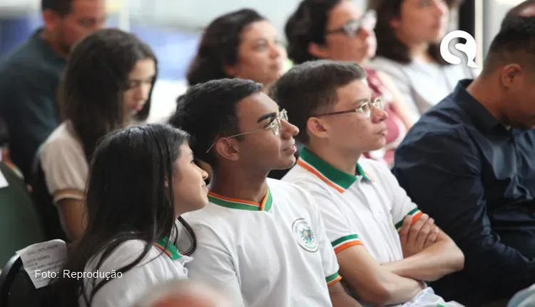 75% das escolas de ensino médio no Ceará passam a ser em tempo integral