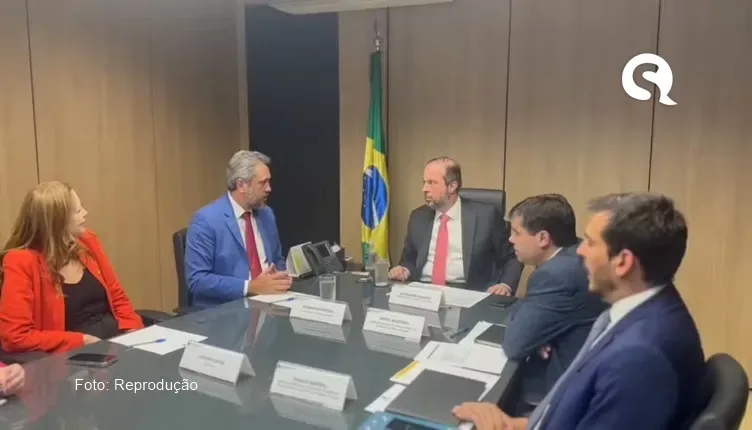 Governador do Ceará se reúne com ministro de Minas e Energia sobre reclamações contra a Enel