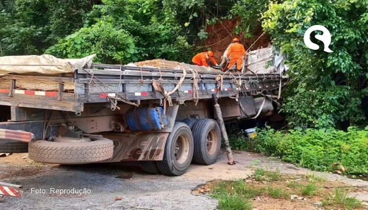 Motorista de caminhão morre após acidente na BR 222, em Tianguá Leia