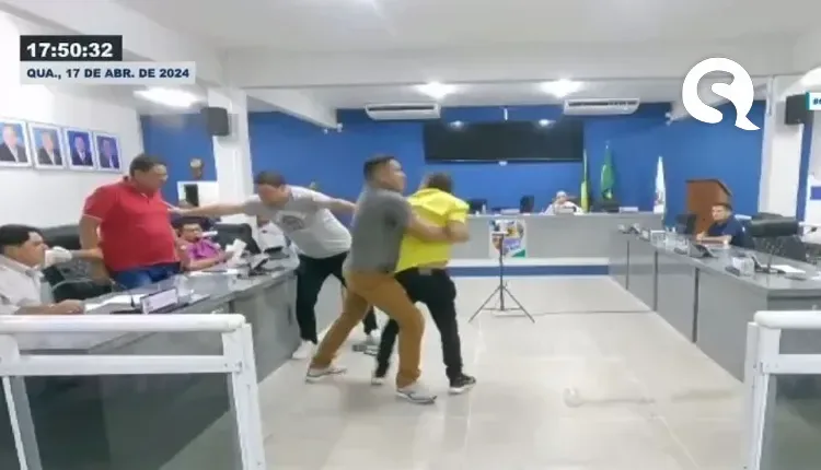 Confronto na Câmara: vereadores de Itarema trocam ofensas em sessão tumultuada