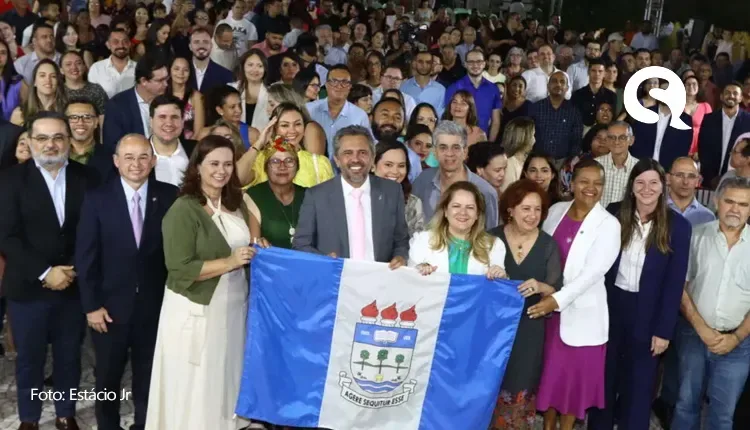Elmano empossa 107 professores na Universidade do Vale do Acaraú (UVA) para Sobral, Camocim, São Benedito e Acaraú