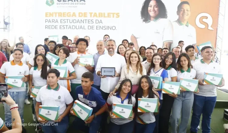 Mais de 228 mil tablets são entregues para estudantes da rede pública do Ceará