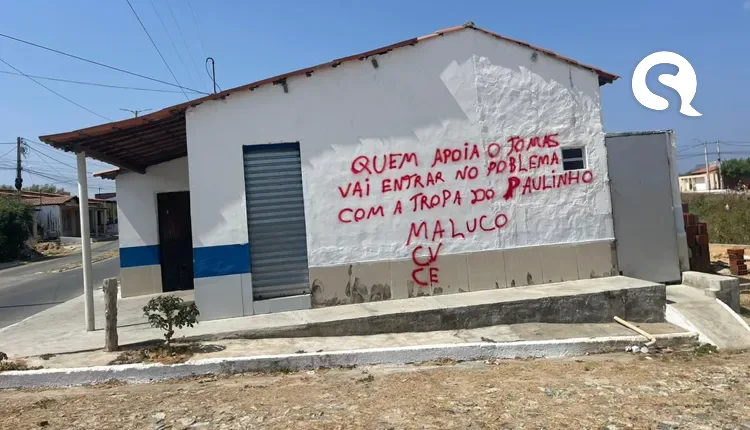 Residências em Santa Quitéria são pichadas com ameaças de organização criminosa contra apoio a candidato