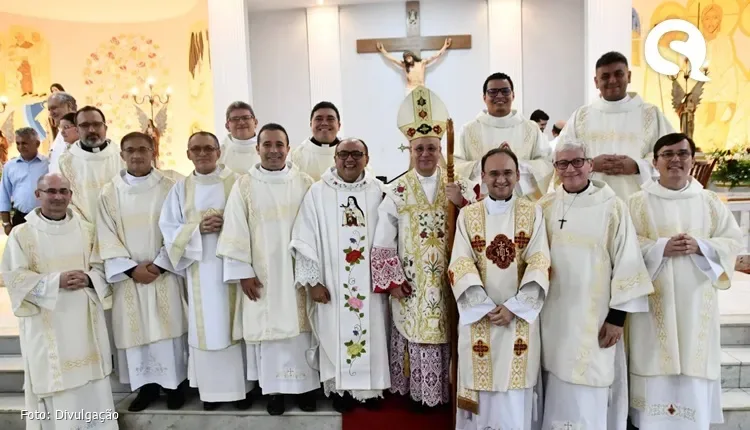 Bispo de Sobral presenteia padre com réplica de relógio Rolex, e caso movimenta redes sociais