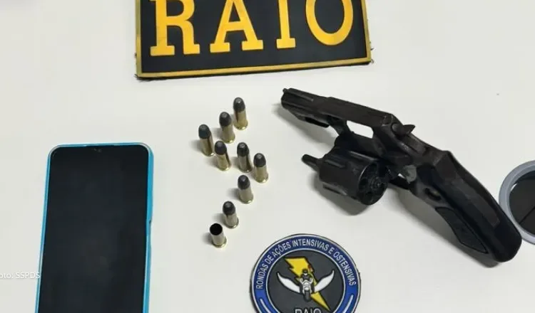 Mulher em posse de arma de fogo é presa pela Polícia em Mucambo