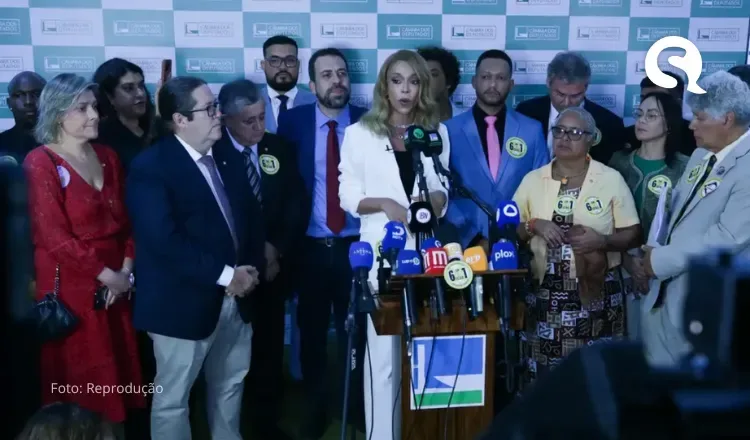 PEC contra escala 6×1 é protocolada na Câmara dos Deputados com 234 assinaturas