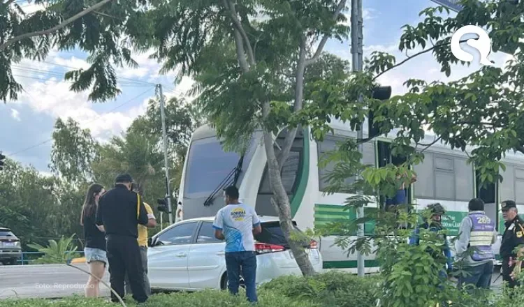 Colisão entre carro de passeio e VLT é registrada em Sobral; não há feridos