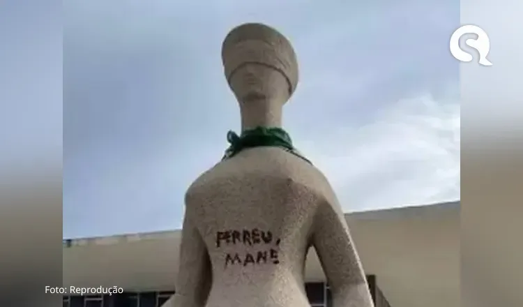 Moraes concede prisão domiciliar para cabeleireira que pichou estátua do STF