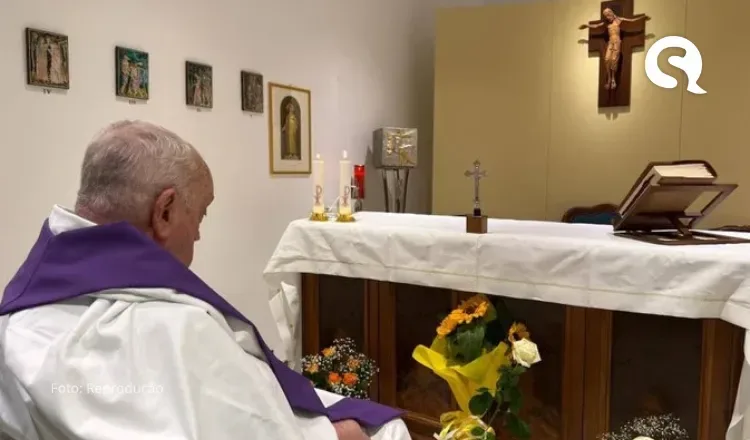 Vaticano divulga primeira foto do Papa Francisco após um mês de internação