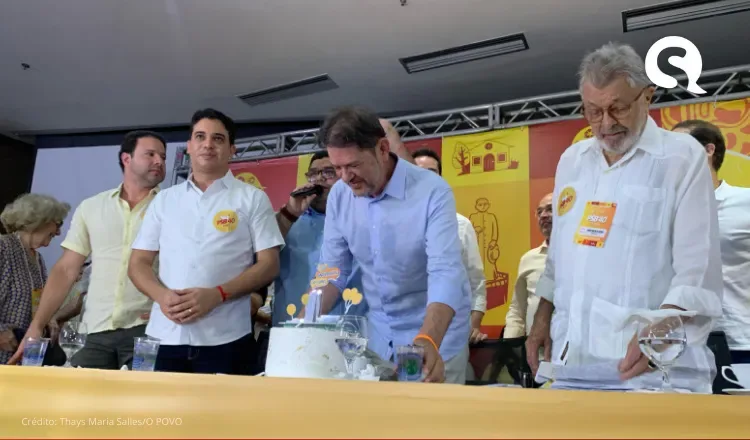 Cid celebra aniversário em evento do PSB com bolo e coro de “parabéns” de aliados