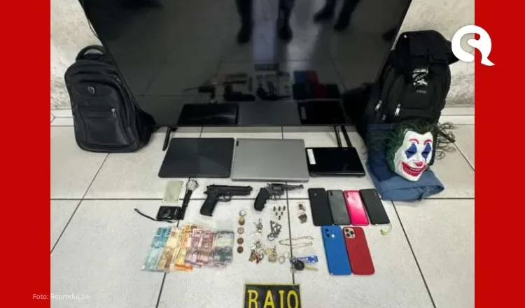 PMCE captura dois adolescentes e apreende diversos bens roubados em Sobral