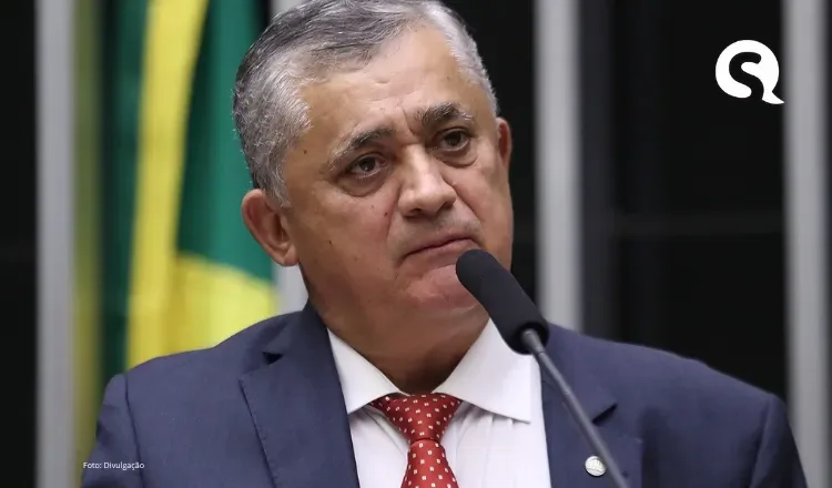 “É um bando de bagunceiros”, diz Guimarães após Nikolas Ferreira tumultuar sessão na Câmara