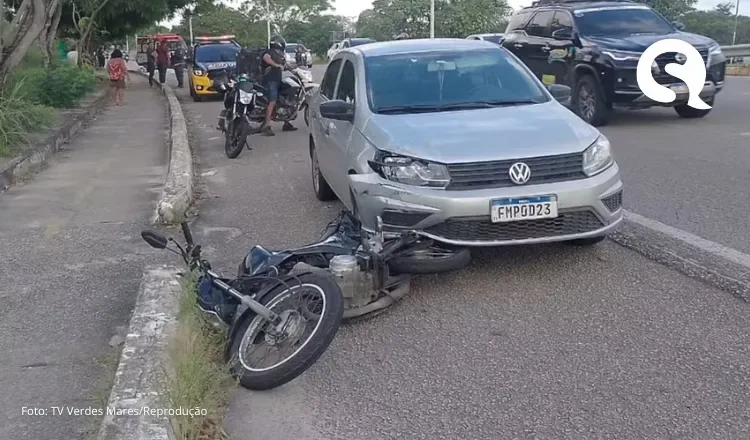 Passageira de moto de app morre em colisão com carro