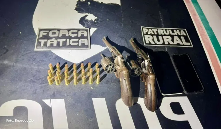 PMCE captura dupla e apreende duas armas de fogo no distrito de Caetanos, em Amontada