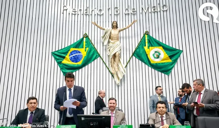Com oposição na filiação de Ciro, Alece aprova PL do Governo com urgência em sessão com cerca de 2h