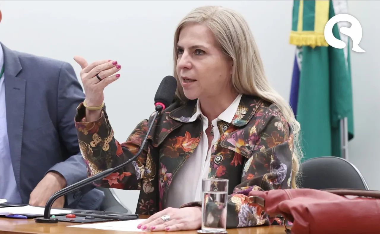 Luizianne Lins diz ter sido sequestrada por militares israelenses em barco humanitário rumo a Gaza