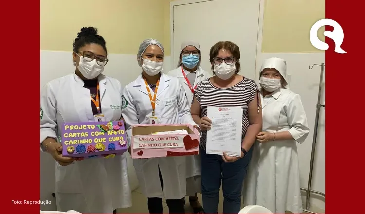 Pacientes da Santa Casa de Sobral recebem cartas escritas por crianças de escolas municipais