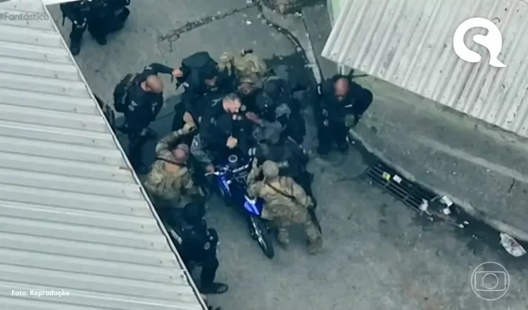 Megaoperação no Rio: imagens inéditas mostram criminosos fortemente armados, rendição de suspeitos e resgate de policiais feridos