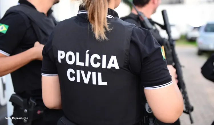 Polícia Civil prende em flagrante mulher por ameaçar e tentar extorquir a própria mãe, em Sobral