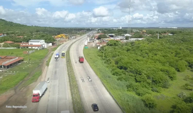 Ceará libera novo trecho duplicado da BR-222 enquanto BR-116 avança com inspeção de obras