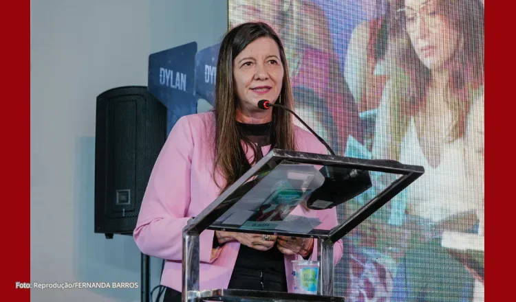 Lia mantém apoio a Elmano e cita “desesperança” sobre chance de diálogo com Ciro