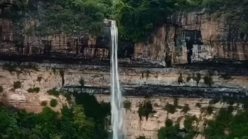 Bica do Ipu registra aumento no volume de água e volta a atrair visitantes após as chuvas