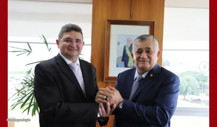 Guimarães lança pré-candidatura de Raimundo Martins a deputado federal, em Fortaleza