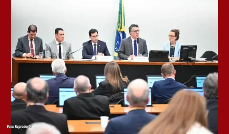PEC da escala 6×1 entra em semana decisiva com impasse sobre transição